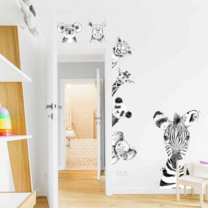 Gesprekelijk En Verval Versier de meubels en de lege muur rondom de deur met originele ZOO  diertjes | INSPIO